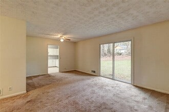 5805 Singleton Rd in Norcross, GA - Building Photo - Building Photo