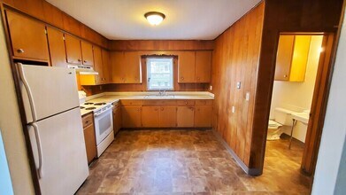 138 33rd St Dr SE in Cedar Rapids, IA - Building Photo - Building Photo