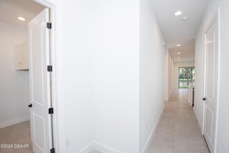 618 N Duss St in New Smyrna Beach, FL - Building Photo - Building Photo