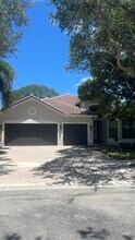 19305 Skyridge Cir in Boca Raton, FL - Building Photo - Building Photo
