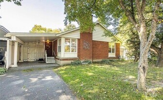 672 Fraser Ave in Ottawa, ON - Building Photo