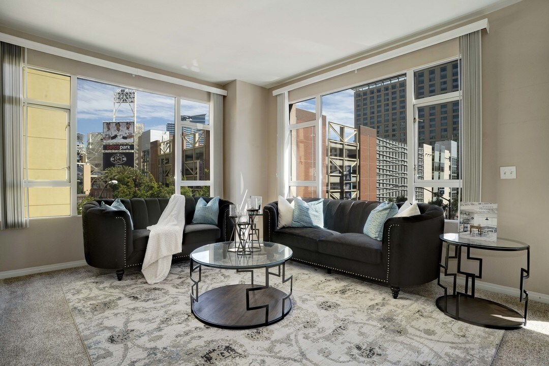 530 K St in San Diego, CA - Foto de edificio