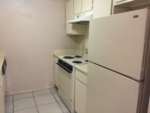 1620 N Wilmot Rd, Unit 1620 N Wilmot Rd E241 in Tucson, AZ - Building Photo - Building Photo