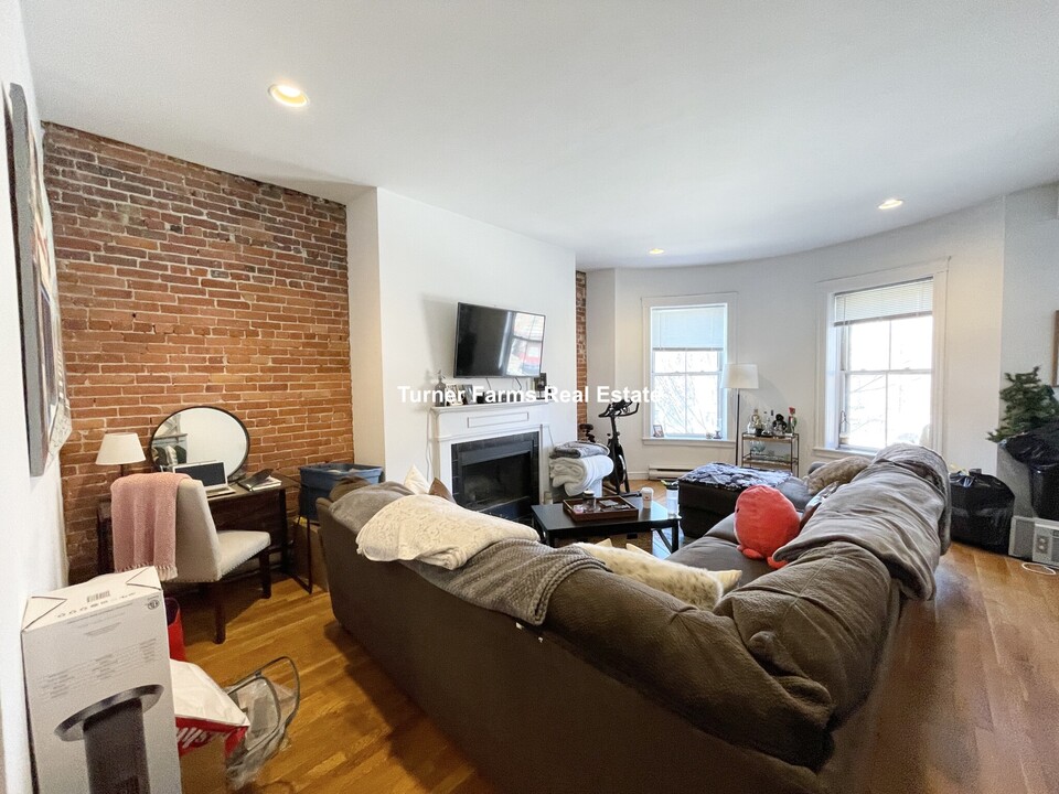 1692 Washington St, Unit 2 in Boston, MA - Building Photo