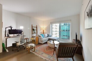 18 10th St in San Francisco, CA - Building Photo