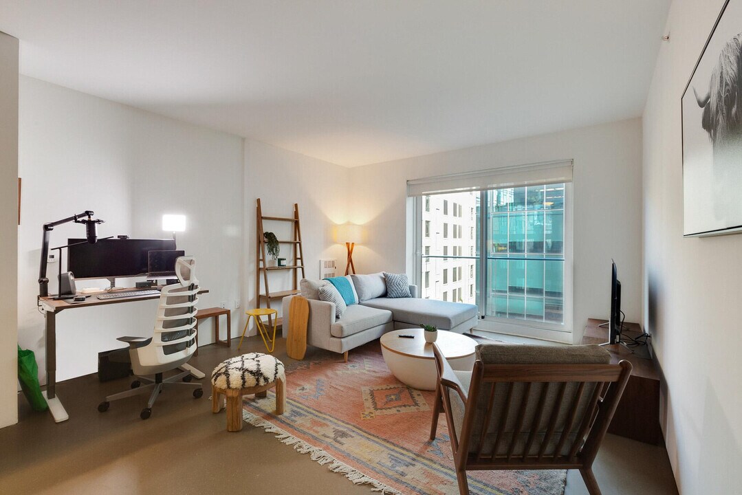 18 10th St in San Francisco, CA - Building Photo
