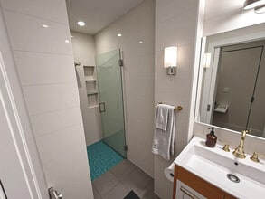 15A Revere St, Unit A in Boston, MA - Building Photo - Building Photo
