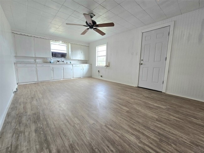 801 Collins St in Dayton, TX - Building Photo - Building Photo