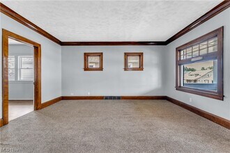 9806 Sladden Ave-Unit -UP in Garfield Heights, OH - Building Photo - Building Photo