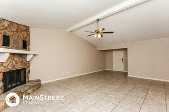 1905 Christopher Dr in Fort Worth, TX - Foto de edificio - Building Photo