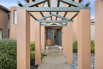 5 Woodside Way in Oakland, CA - Building Photo - Building Photo