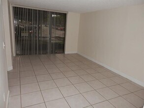 8365 SW 152nd Ave in Miami, FL - Building Photo - Building Photo