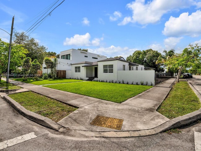 92 NW 45th St in Miami, FL - Building Photo - Building Photo