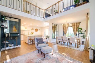 1 Encinitas Ct in Laguna Beach, CA - Building Photo