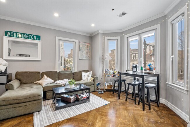 1580 Tremont St in Boston, MA - Building Photo - Building Photo