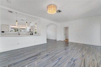 501 90th St in Surfside, FL - Building Photo - Building Photo
