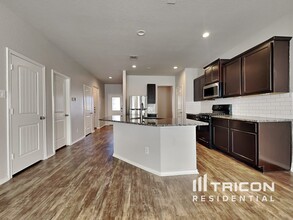 108 Clemens St in San Marcos, TX - Building Photo - Building Photo