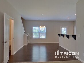 2625 Meadow Crossing Dr in Dallas, NC - Foto de edificio - Building Photo
