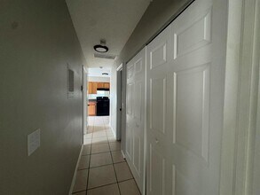 4903 Serafica Dr in Lake Worth Beach, FL - Foto de edificio - Building Photo
