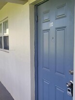 7820 S Colony Cir in Tamarac, FL - Building Photo