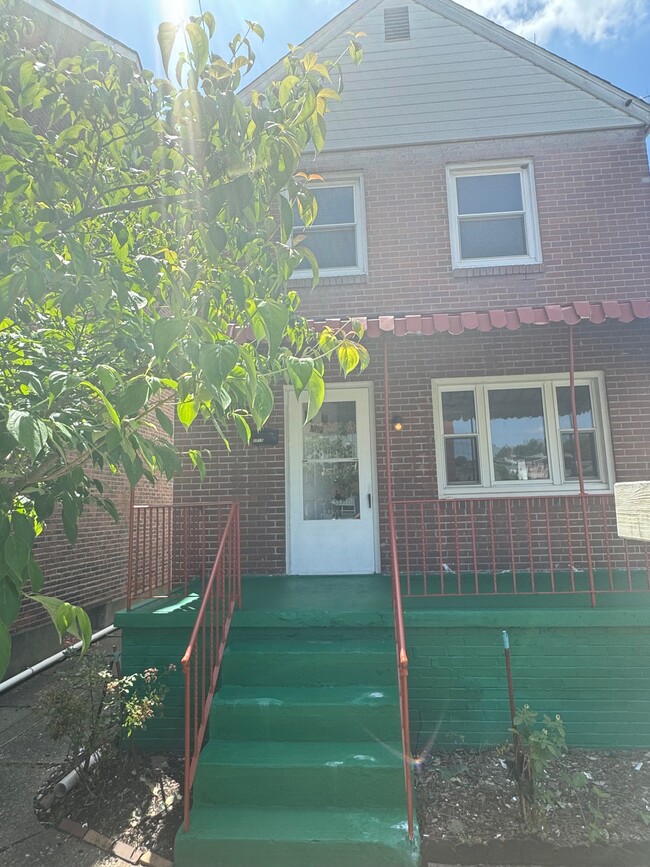 1715 4th Ave in New Kensington, PA - Building Photo - Building Photo