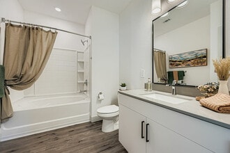The Gallery Modern Apartments in Aurora, CO - Foto de edificio - Building Photo