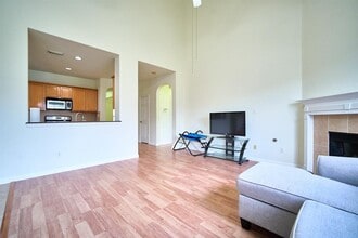 10027 Deer Track Ct in Houston, TX - Building Photo - Building Photo