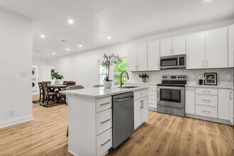 5624 East Side Ave, Unit Upstairs in Dallas, TX - Building Photo - Building Photo