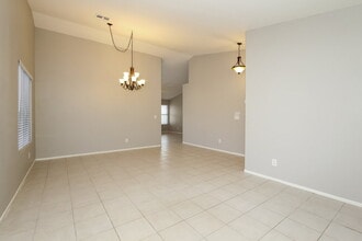 8711 W Marconi Ave in Peoria, AZ - Foto de edificio - Building Photo