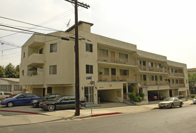 1616 N Formosa Ave in Los Angeles, CA - Foto de edificio - Building Photo