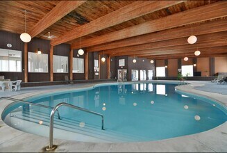 N114W16920 Murillo Dr, Unit 33-3 in Germantown, WI - Foto de edificio - Building Photo