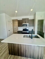 5722 S Weehawken Ln in Saint George, UT - Building Photo