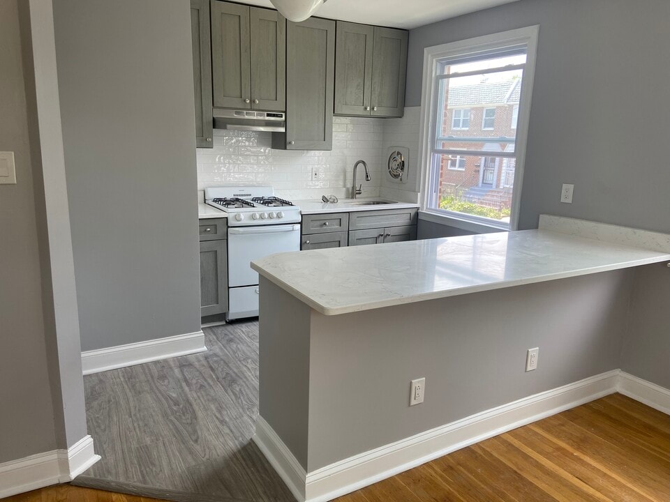 1600 Murdoch Rd, Unit 2 Photo