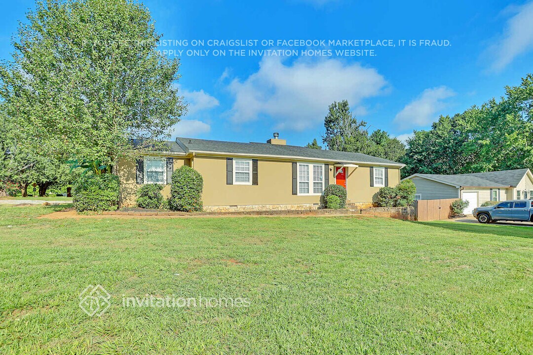 3813 Centerville Hwy in Snellville, GA - Building Photo