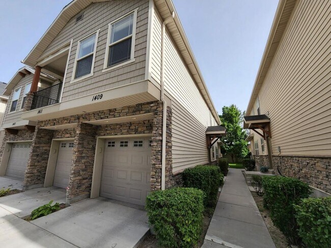 1409 Stone Meadow Dr in West Jordan, UT - Building Photo - Building Photo