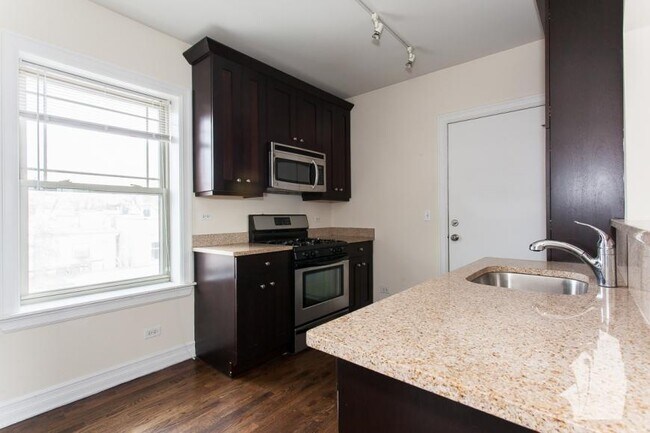 3812 N Sheffield Ave in Chicago, IL - Building Photo - Building Photo