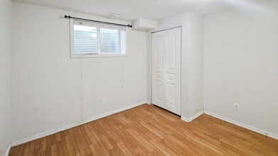 20 Taralake Rd NE in Calgary, AB - Building Photo - Building Photo