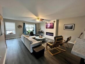 46 Myatt Ct in Inwood, WV - Foto de edificio - Building Photo