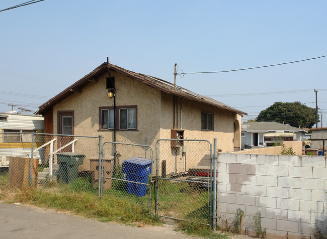 2579-25791/2 Colonia Ave in Oxnard, CA - Building Photo - Building Photo