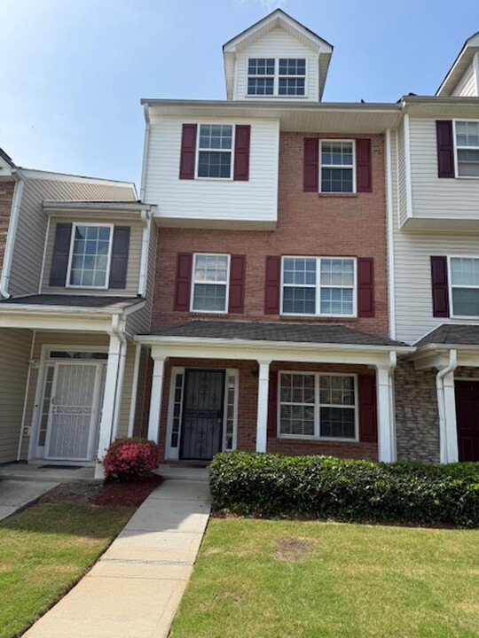 2176 Olmadison View in Atlanta, GA - Building Photo