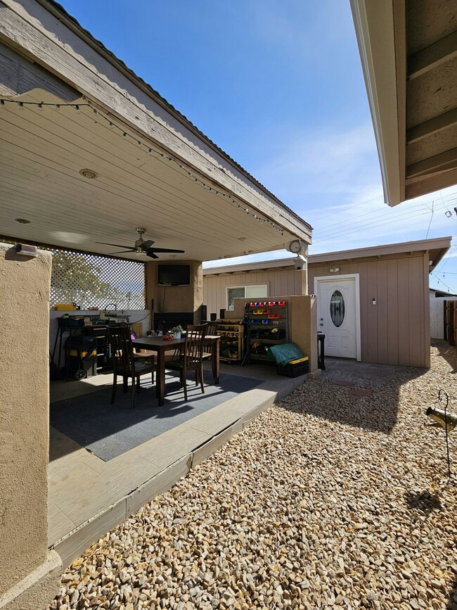 property at 3034 S Albert Ave