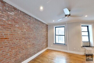 East 13th Street in New York, NY - Foto de edificio - Building Photo