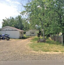 1008 Lake Ave in La Grande, OR - Building Photo - Building Photo