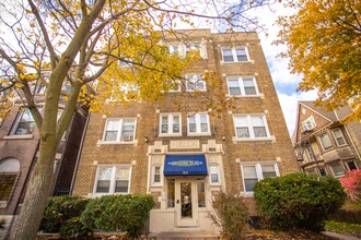 Marquee Communities - East in Milwaukee, WI - Foto de edificio - Building Photo