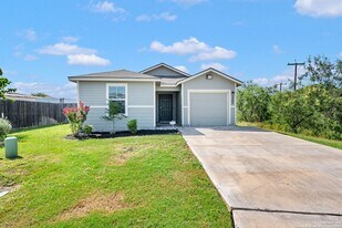 5502 Rosillo Hill in San Antonio, TX - Building Photo