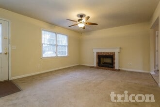 1145 Woodington Cir in Lawrenceville, GA - Foto de edificio - Building Photo