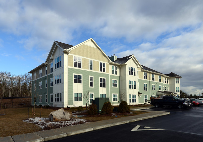 Clay Pond Cove & Canal Bluffs in Buzzards Bay, MA - Foto de edificio - Building Photo