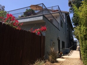 1419 Allesandro St, Unit B in Los Angeles, CA - Building Photo - Building Photo