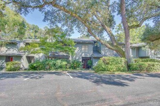 18 Hillbrook Way in Pensacola, FL - Building Photo - Building Photo