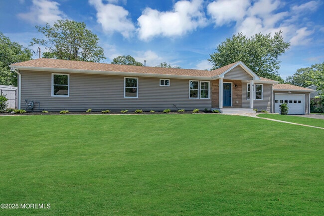 property at 18 Arlyn Dr